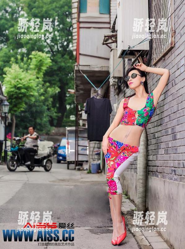 随便一瞥都是美图，爱丝的HD纯肉色精选，心中无数小疑问。