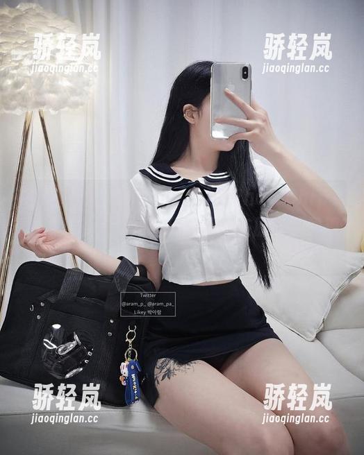 咕噜咕噜，Aram(아람)的PhotoChips跟覆盆子酒之间的化学反应在原图里显现了