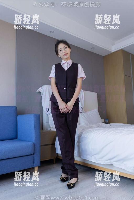 BoBoSocks袜啵啵-小甜豆 BoBoSocks袜啵啵 - 看到小甜豆的单腿白棉袜,我只想问——这种袜子是从哪里找的?需要原图来佐证一下。