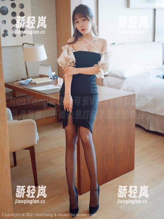 HuaYang花漾 - 可乐Vicky的套装与其说是写真，不如说是打破了壁纸的秩序。