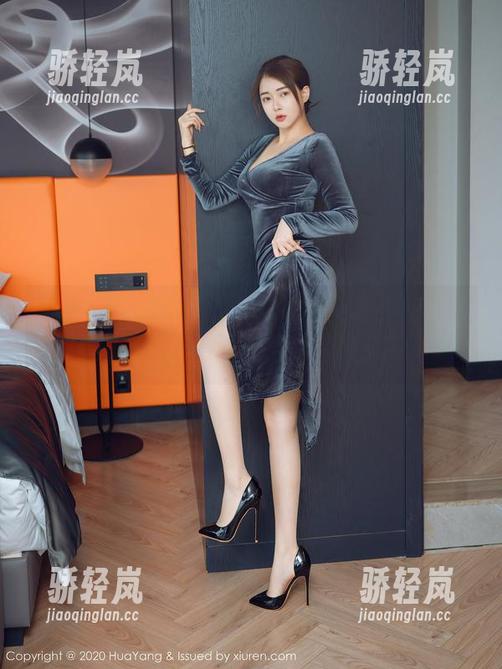 HuaYang花漾-周大萌 HuaYang花漾 - 不花钱也能看!周大萌的长腿写真,有点想悄悄收藏…。