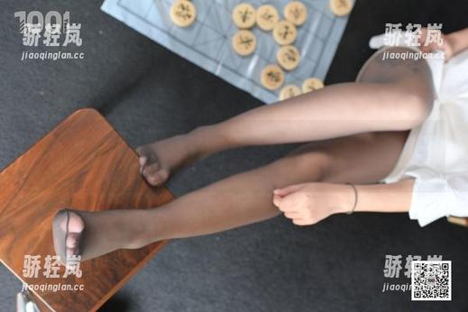 IESS异思趣向 - 照片里的苏苏，果然是逗比的一颗高挑旗袍！哈哈，这身材我服！