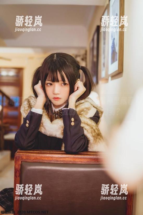 喵糖映画的水手服学妹：她的眼神里藏着一整本小说，我的X学期何时到？