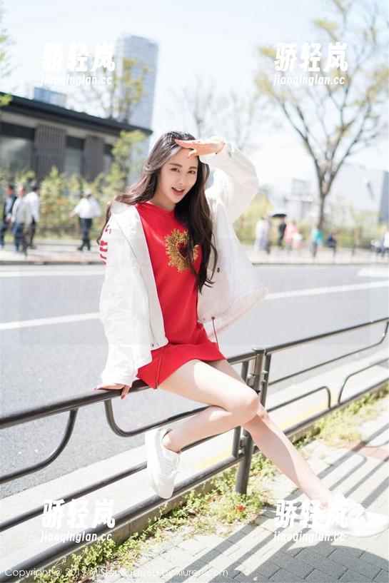 MiStar魅妍社-大奶昔Kyra MiStar魅妍社 - 抢手货!大奶昔Kyra泳池图包合集,误入水中的沉迷感,随意浏览。