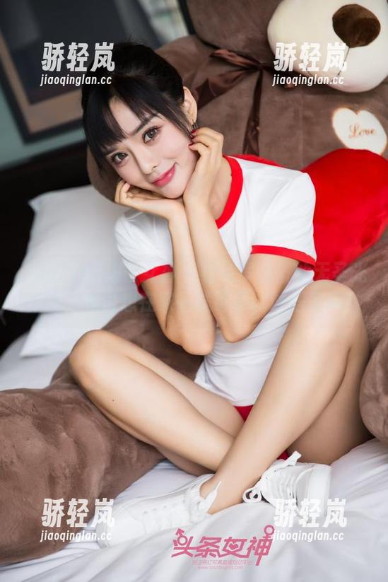 TouTiao头条女神-罗蔓蒂 TouTiao头条女神 - 看完罗蔓蒂的无圣光作品,我也想在家一试身手试试居家风!