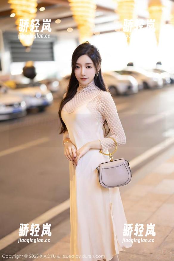 XIAOYU语画界 - 冯木木LRIS的私房美足，图包里有啥新鲜玩意儿？