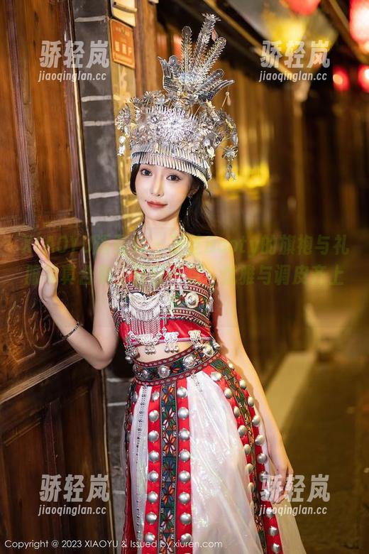 XIAOYU语画界 - 芝芝Booty的旗袍与礼服写真合集，轻轻一晃，优雅与调皮齐上阵。