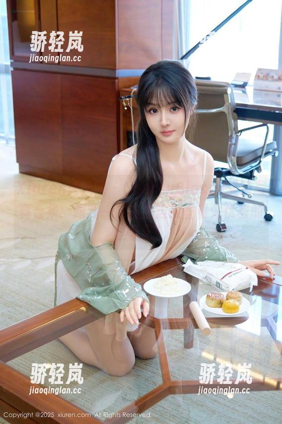 Xiuren秀人网 - CherryBlessU夏日写真合集：跟我一起在海边做些看似优雅的怪事吧！