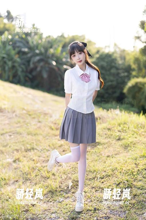 Xiuren秀人网 - 从原图看妲己Toxic的泳池写真，水波荡漾真的能撩到我！