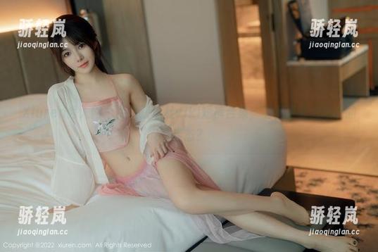 Xiuren秀人网 - 免费获取杜viki短裤合集，要不要来点戏谑的姿态？