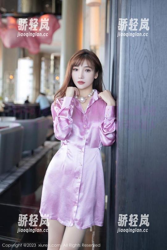 Xiuren秀人网 - 看，瑞瑞ruirui竟然在线上穿着职业装，难道是职场的美图达人？