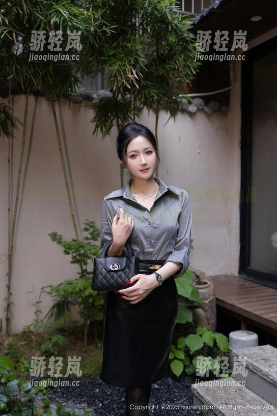 Xiuren秀人网 - 被牛仔裤驯服的邹晶晶女王，不看后悔的图包！