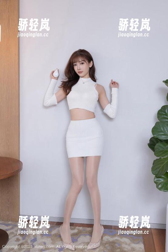 Xiuren秀人网 - 黄可Christine的兔女郎私拍合集，体态优雅像极了月亮上的小白兔！