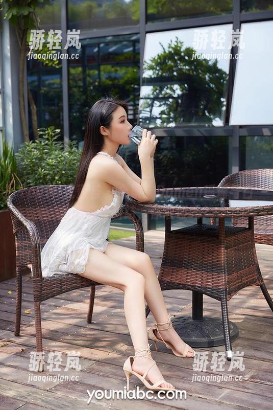 YouMi尤蜜荟-Domen瑶瑶 YouMi尤蜜荟 - 合集:Domen瑶瑶与白丝的甜蜜纠结,你敢碰吗?