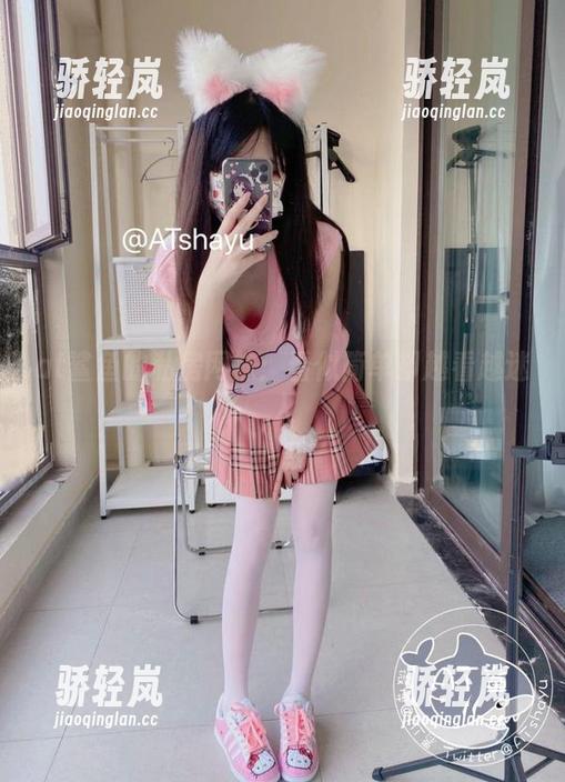 at鲨鱼 at鲨鱼的私房网袜:看似简单却越看越迷人