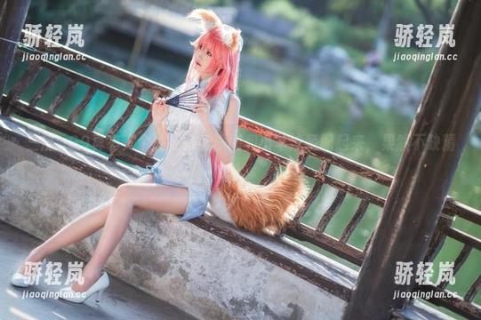 三度_69真有人个性，她的原图和小羊泳装配起来，果然不缺精彩。