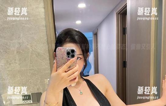 不爱笑的赛琳 微密圈 - 不爱笑的赛琳,套图中那种漫不经心的姿态,偏偏又引人注目,厉害。