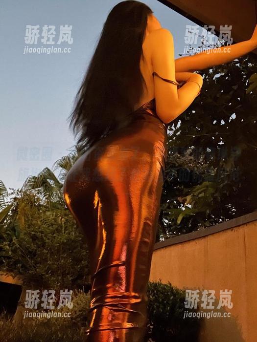 不爱笑的赛琳 微密圈 - 原图资源来了,不爱笑的赛琳穿旗袍竟然让我想起了老妈当年的优雅风范~