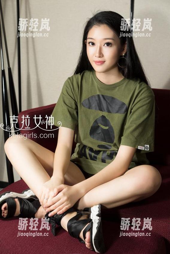 克拉女神 - 大阳的短裙作品，谁说短裙只能是夏天的专属？