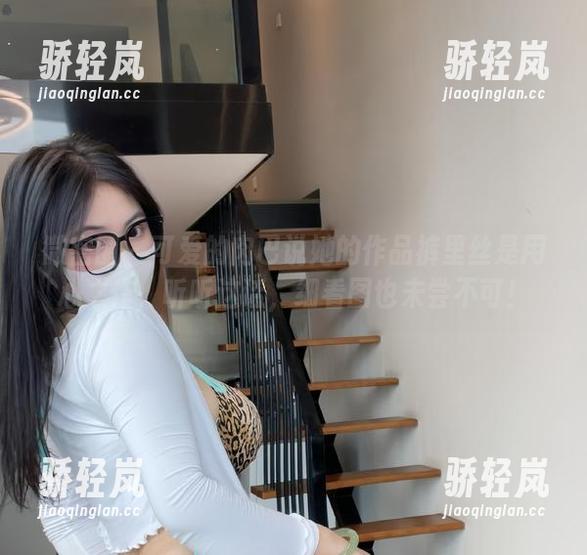 微密圈 - 可爱的肉巴说她的作品裤里丝是用心之作，听听这话，细看图也未尝不可！