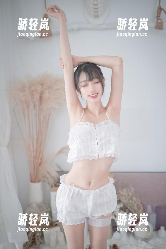 周叽是可爱兔兔 最新写真出炉,周叽是可爱兔兔在旅拍中无意间“撞见”的点滴。