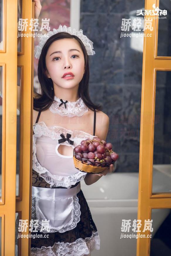 头条女神-周思超 头条女神 - 那副眼镜,周思超怎能如此率性?精选图片完全打开新天地!