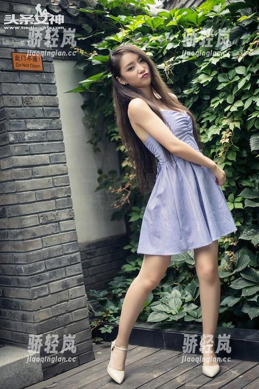 头条女神-林依依 头条女神 - 一看就知道是林依依的护士,葱葱绿绿无圣光,图包心首赞!