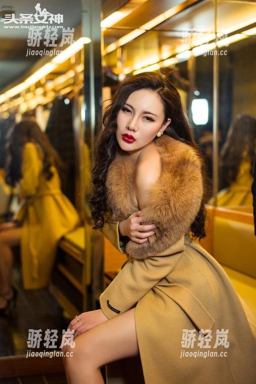 头条女神-爱丽莎lisa 头条女神 - 爱丽莎lisa在线写真:户外不只是个背景,它还会调戏你