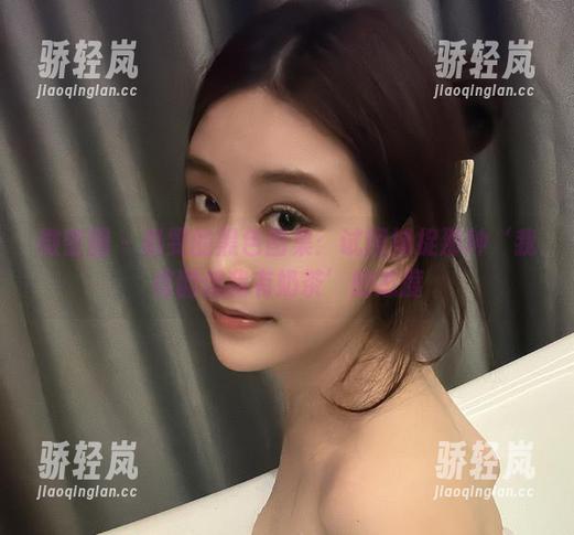 微密圈 - 奶雯的黑色图集：试图捕捉那种‘我很酷但我有奶茶’的态度