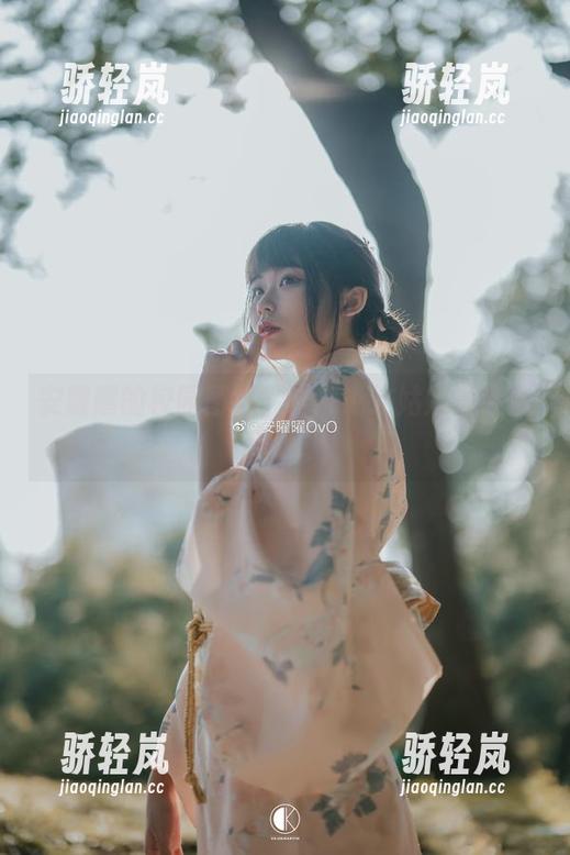 安曜曜 安曜曜的校园图包,真想说这姑娘真会选场地。