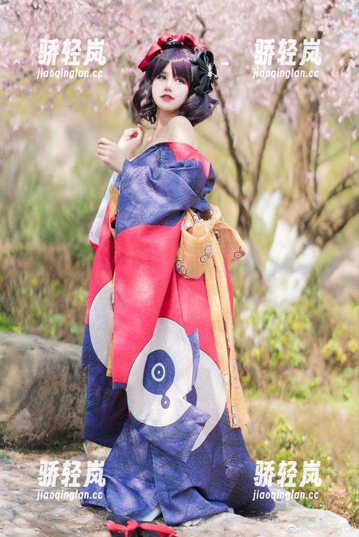 小仓千代w 小仓千代w的宇宙舰长模样,泳装原图中的光芒,照片似乎在诉说某种宇宙情书?