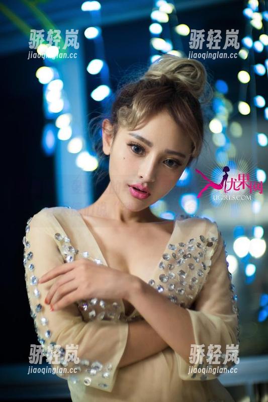 尤果网-曼妮儿 尤果网 - 曼妮儿的写真,可能是为了让所有天使们说“我也爱吃零食!”