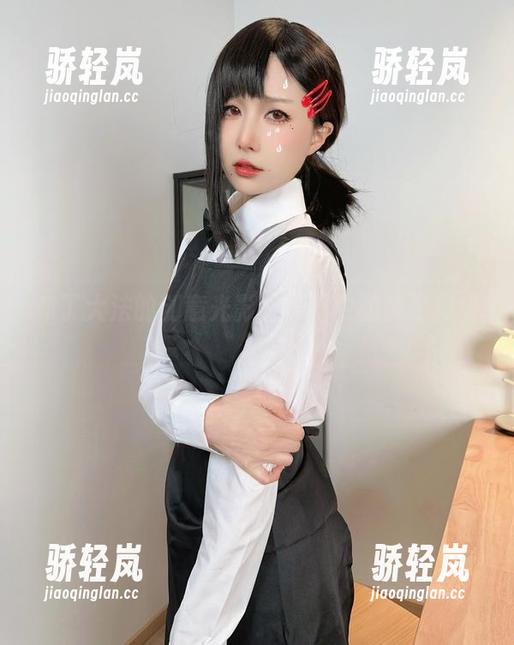 布丁大法的创意光影，美图中的裸足舞步。