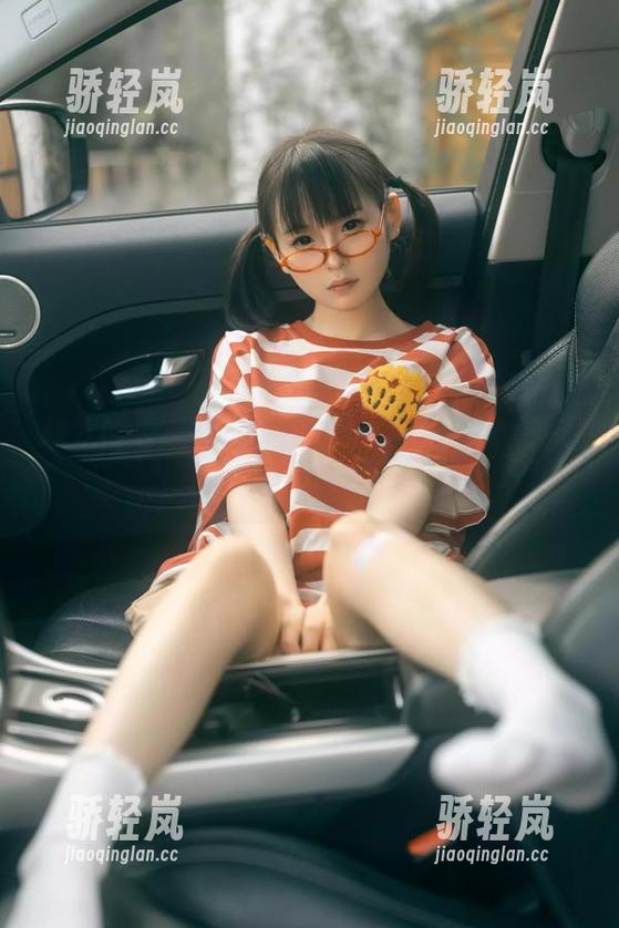 幼水铃衣 幼水铃衣私房图集:这种女王,这种完美!真想模仿!