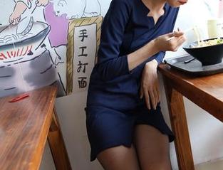 异思趣向 - 快来看！秋秋发来的花花姑娘套图，绝对是色彩的大派对！