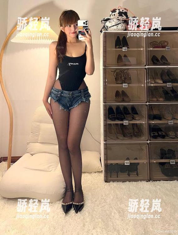 微密圈 - 张思允的写真集：jk制服穿搭指南，你是否也想在放学路上被偷瞄？