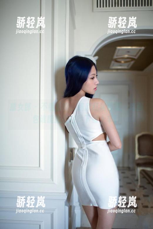 推女郎 - 不看后悔，连欣红裙再现，这图包谁能抵挡住，下载上车！