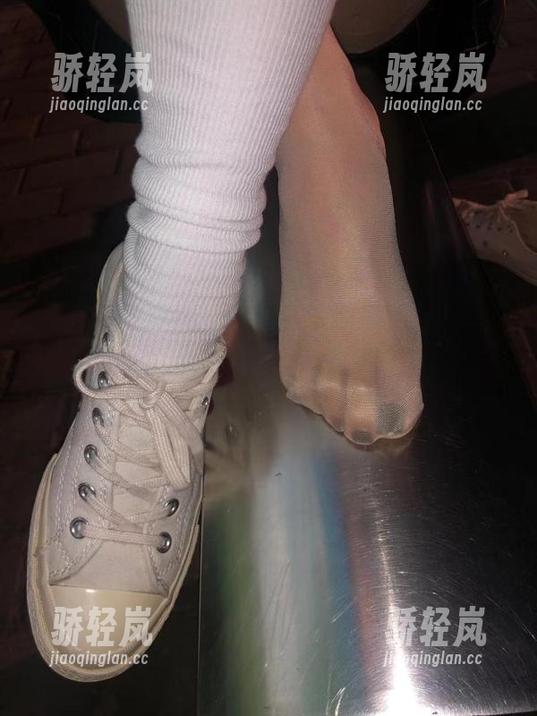 微密圈 - 原图里的无敌哒小姨妈，短裤穿出新高度，壁纸该有的态度！