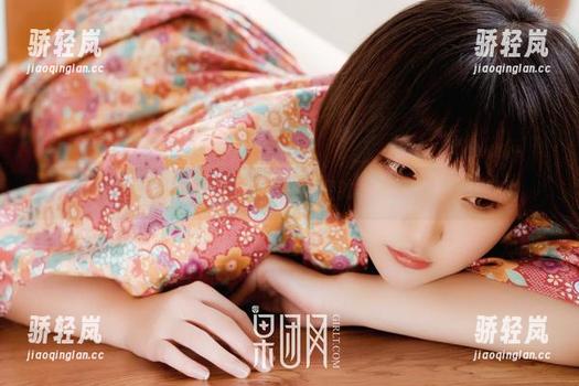 果团网-莫雅琪 果团网 - 资源?不如说是穿越时空的莫雅琪连衣裙大典!