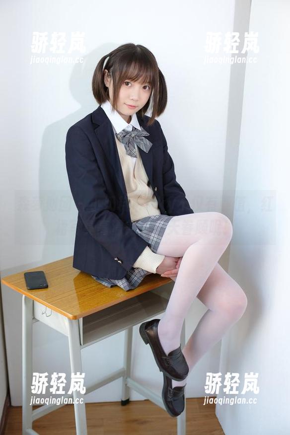 森萝财团-小奶糕Milky 森萝财团 - 小奶糕Milky不仅有颜值,红裙写真高清得像上天眷顾呢!