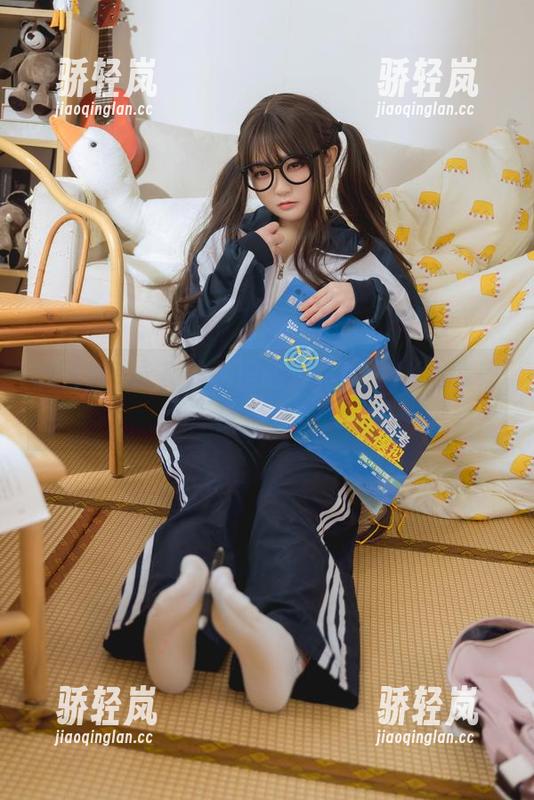 翻开神沢永莉的私房图片，难道JK也能如此撩人？