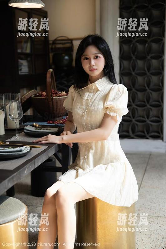 秀人网 - Suki_baby的纯白日记：原图静谧，图包里却是小惊喜。