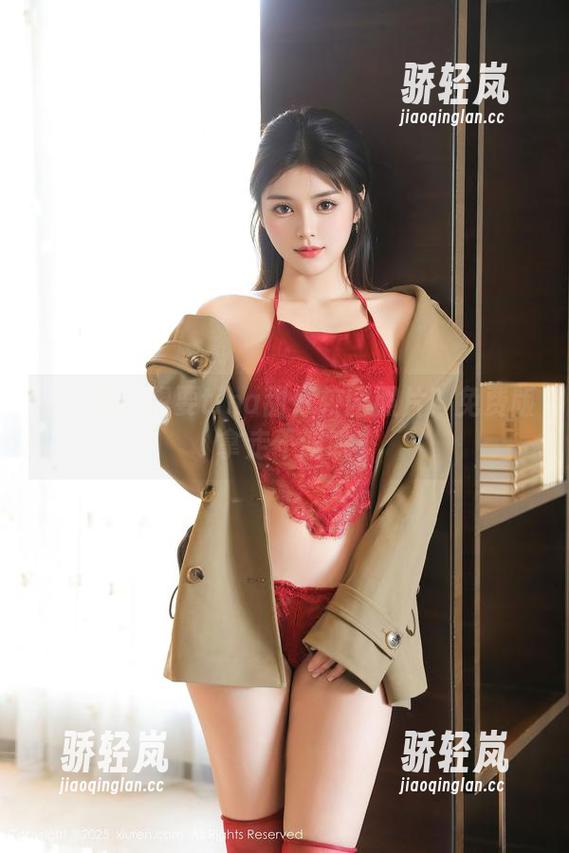 秀人网 - 想要tina甜仔校园照片？免费版拿走不谢哦