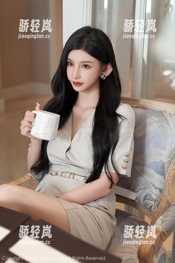 秀人网 - 周周不吃香菜，今天的奶牛又脱离了现实！了解一下图包吧？
