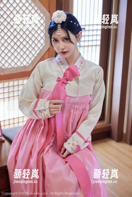 秀人网 - 小雨baby私拍：校服，这身背带裤我怀念吗？