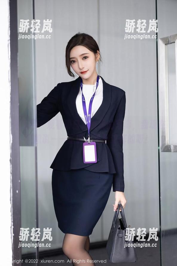 秀人网 - 观看明日花桃桃的写真，我现在只想说——圣诞才不是这样的呀！