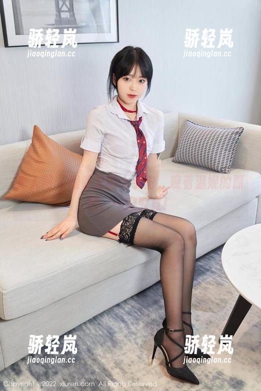 秀人网 - 眼镜里的小宇宙，观看温妮的原图，一窥究竟！