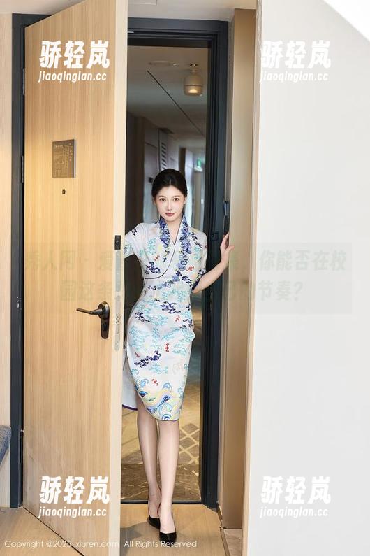 秀人网 - 爱酱里的私拍图集，你能否在校园这条跑道上找到自己的节奏？