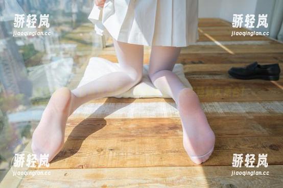稚乖画册：白丝双马尾jk高清合集，天真辣妹大集合！