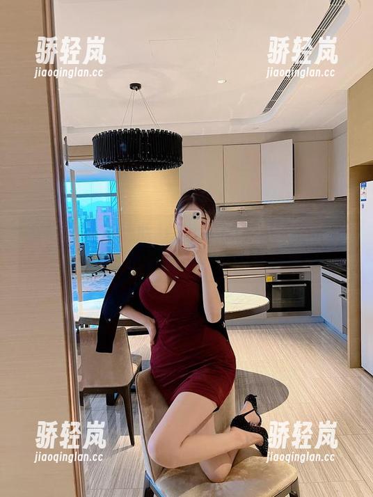 微密圈 - 精选脸红Dearie全是爱你的镜头：明明是个照相机却像在写情书